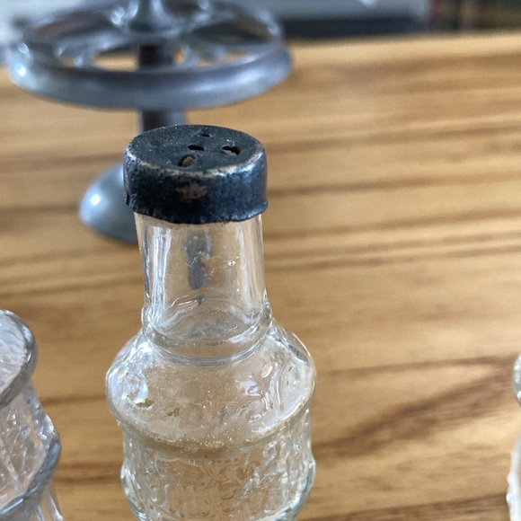 Vintage salt, pepper, oil & vinegar server - Picture 5 of 7